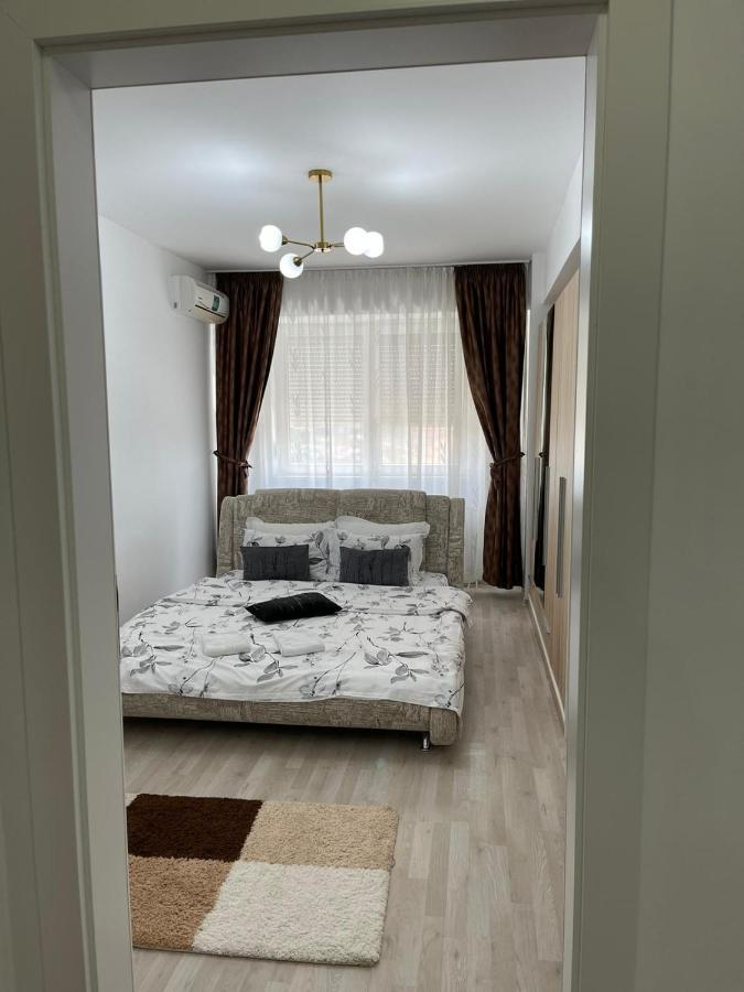 Class Deluxe Apartments Oradea Buitenkant foto