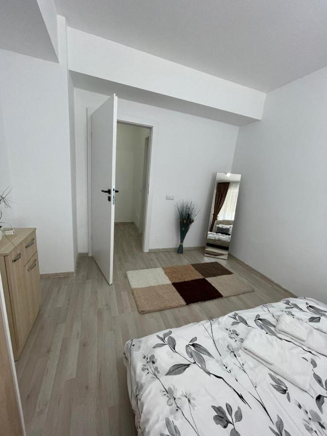 Class Deluxe Apartments Oradea Buitenkant foto