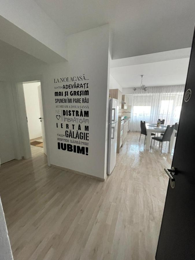 Class Deluxe Apartments Oradea Buitenkant foto