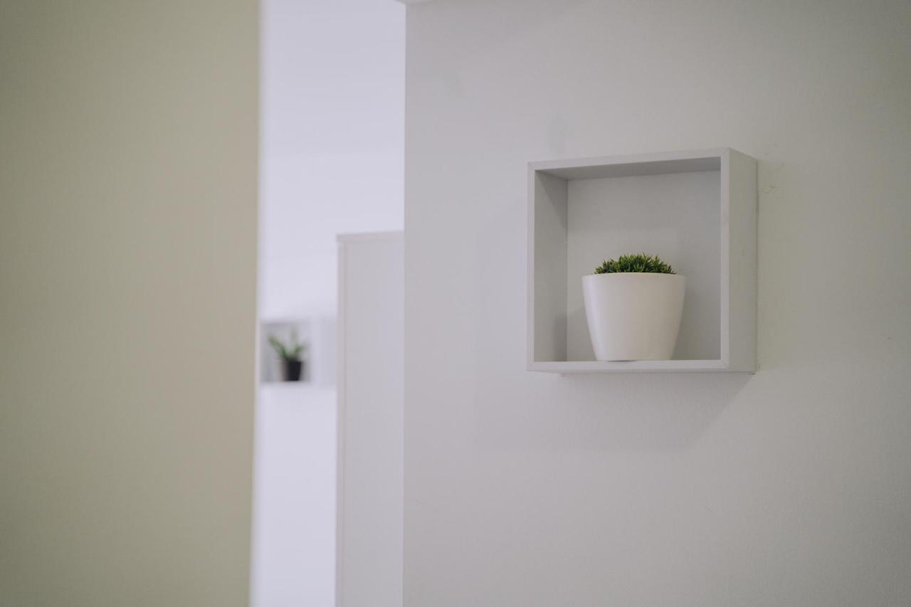 Class Deluxe Apartments Oradea Buitenkant foto
