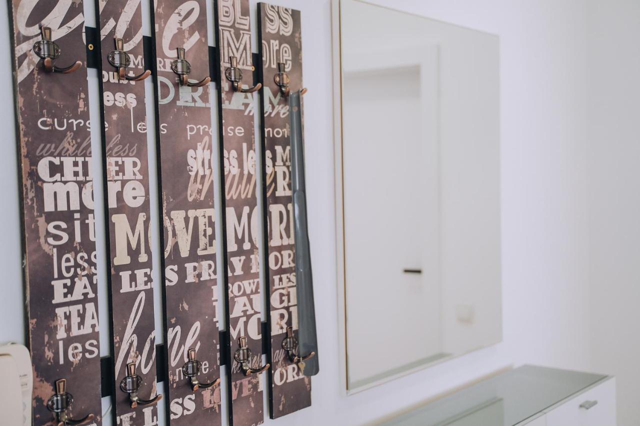 Class Deluxe Apartments Oradea Buitenkant foto