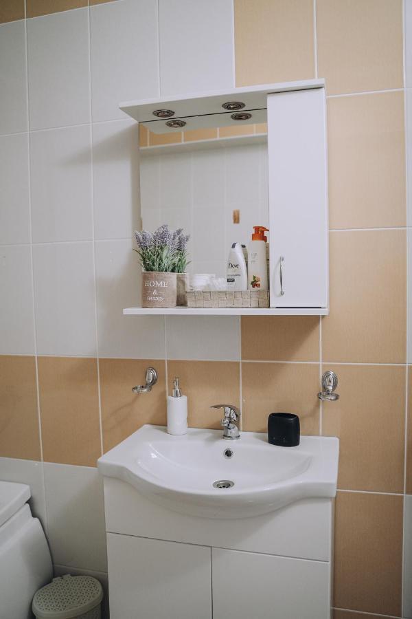 Class Deluxe Apartments Oradea Buitenkant foto