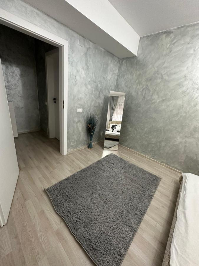 Class Deluxe Apartments Oradea Buitenkant foto