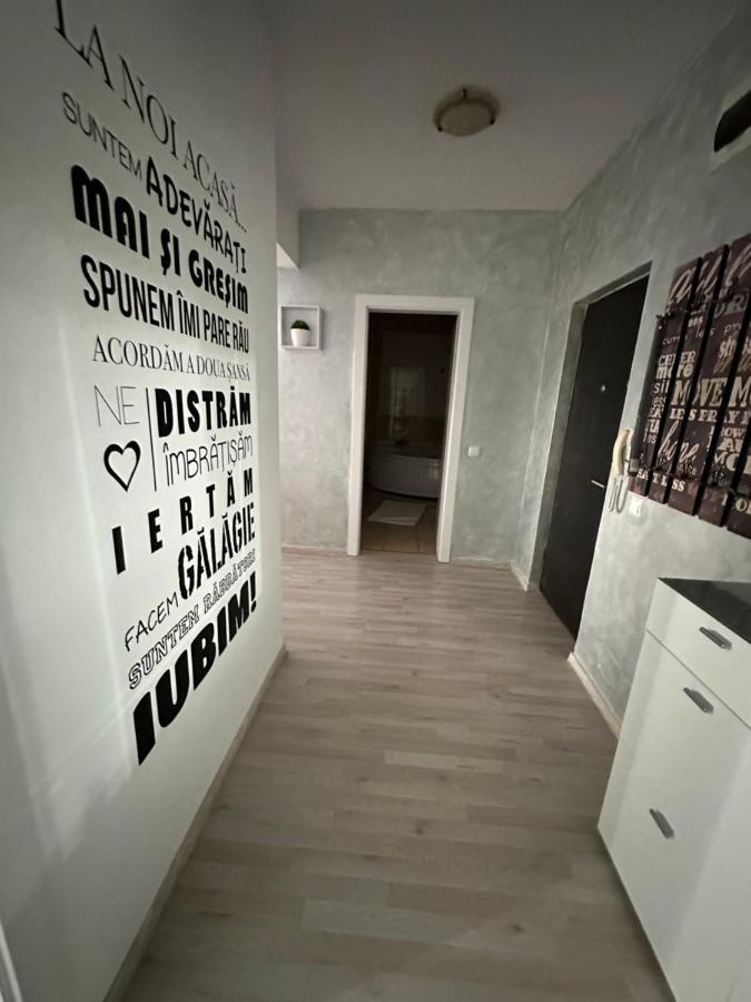 Class Deluxe Apartments Oradea Buitenkant foto