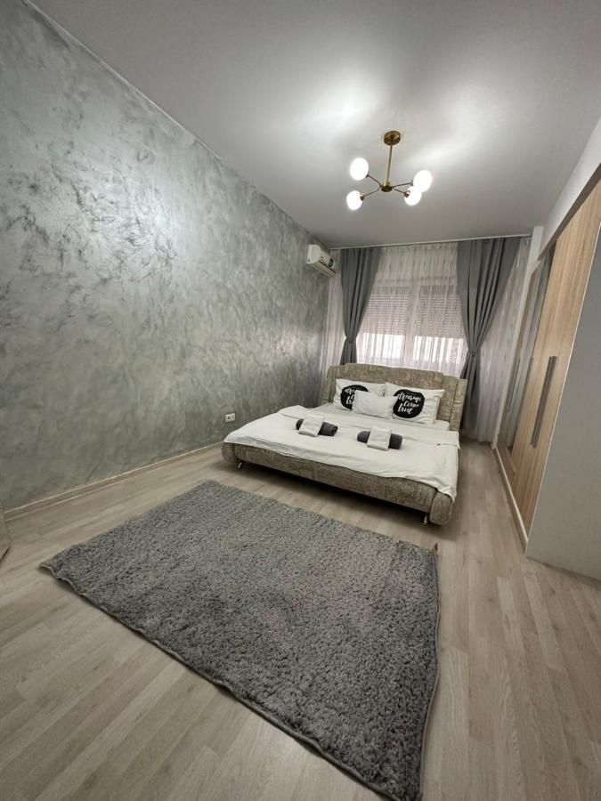 Class Deluxe Apartments Oradea Buitenkant foto
