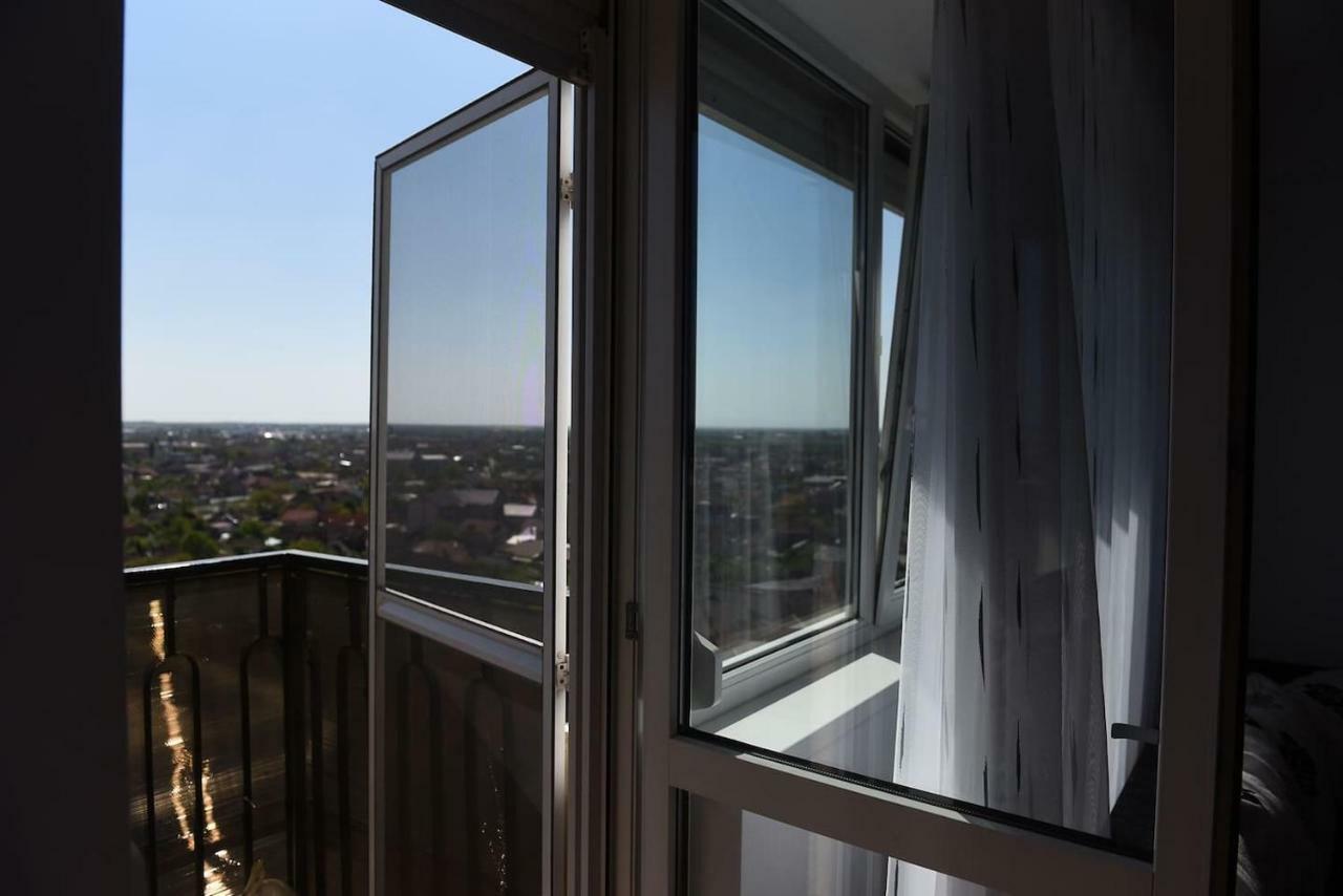 Class Deluxe Apartments Oradea Buitenkant foto