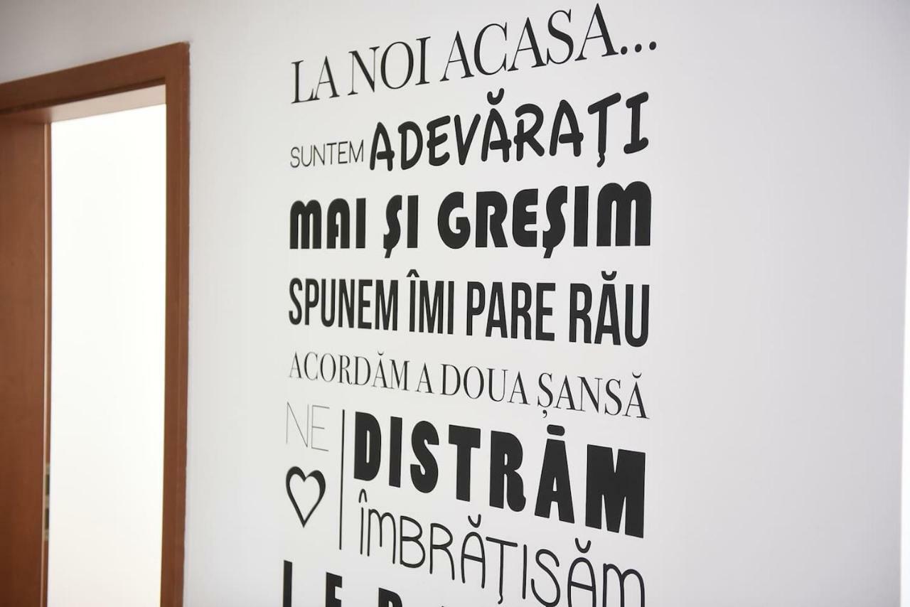 Class Deluxe Apartments Oradea Buitenkant foto